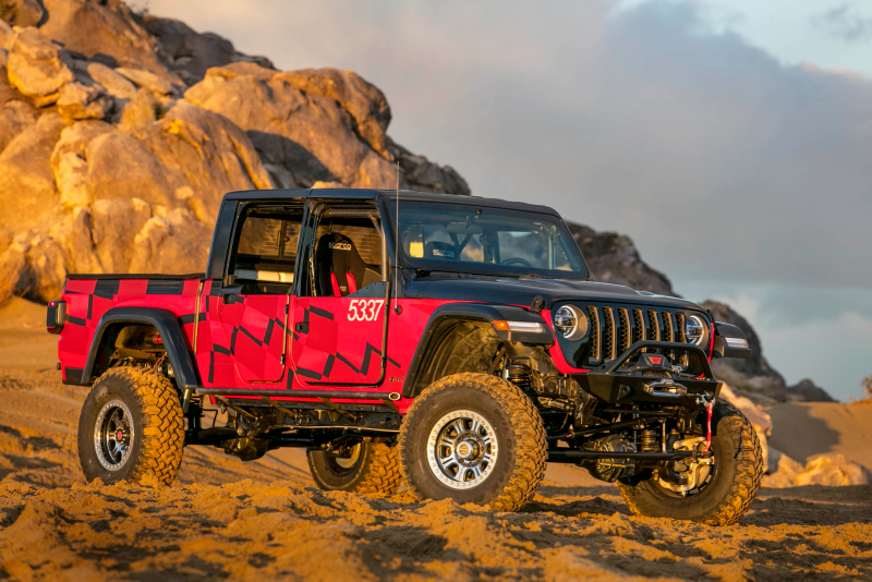 Illustration for article titled The 2020 Jeep Gladiator Truck Survived its First Off-Road Race